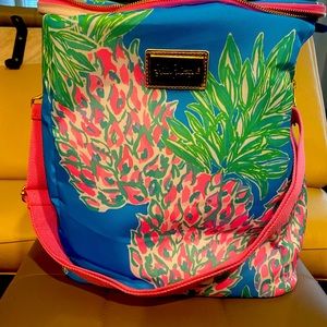 Brand New With Tags Large Lilly Pulitzer Insulated Cooler Bag With Strap.